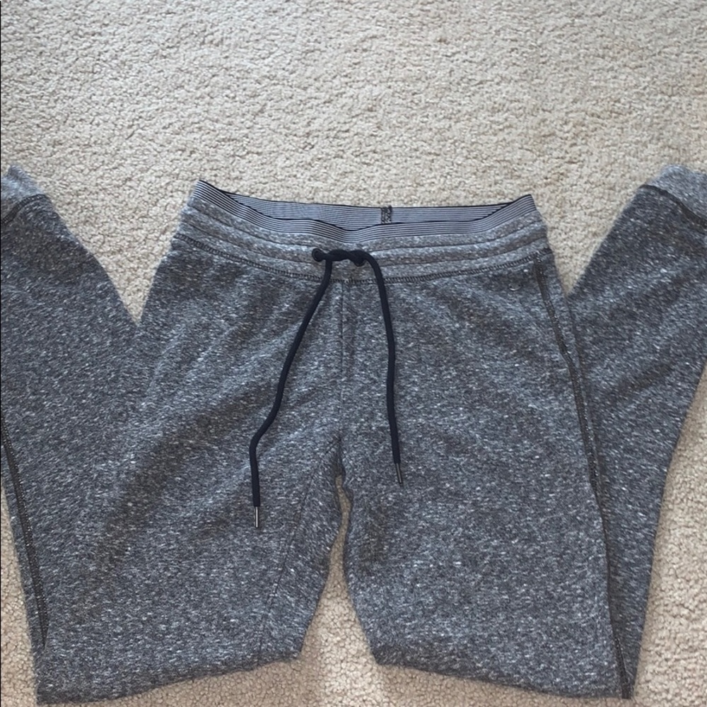 Gray American eagle joggers
